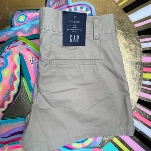 NWT GAP City Short size 8 khaki